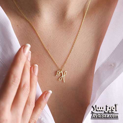 گردنبند حرف انگلیسی H با طرح پروانه کد 100714