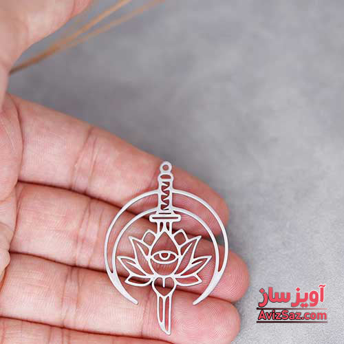 گردنبند شمشیر داخل گل نیلوفر با چشم کد 101730