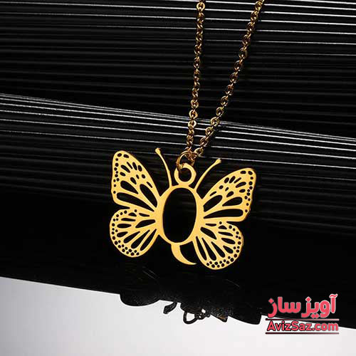 گردنبند حرف انگلیسی Q طرح پروانه کد 102309