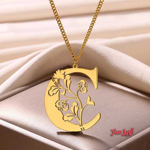 گردنبند حرف انگلیسی C طرح گل کد 102549