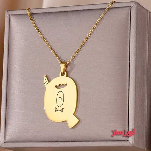 گردنبند حرف انگلیسی Q طرح هیولای فانتزی کد 102955