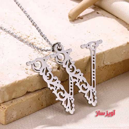 گردنبند حرف انگلیسی W طرح گل کد 103135