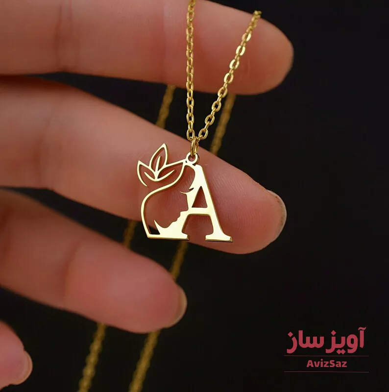 گردنبند حرف انگلیسی A با طرح زن و گل کد 102184