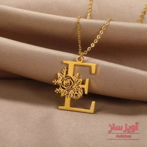 گردنبند حرف انگلیسی E با گل رز کد 102228